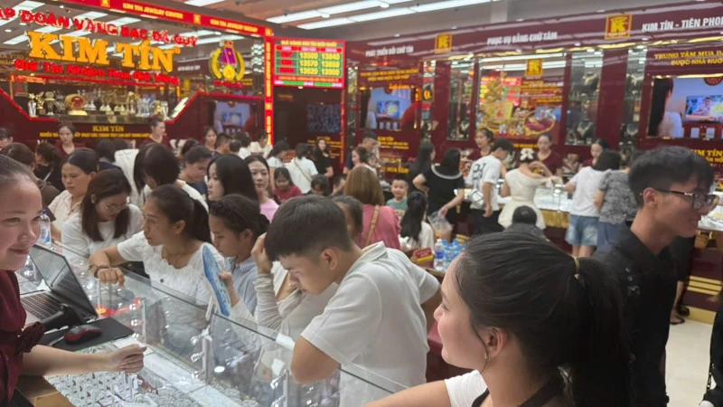 Bản tin thị trường vàng sáng 7/9/2026: Giá vàng đầu tuần giảm nhẹ